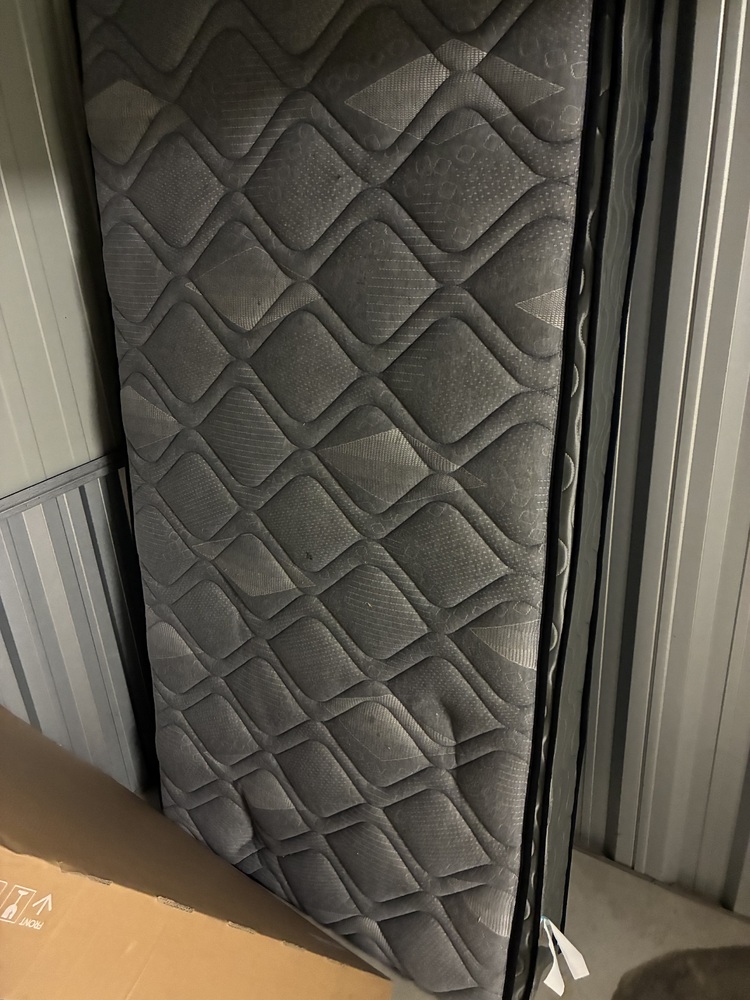 Storage Choice Albion Abandoned Storage shed Auctions auction IB-2213