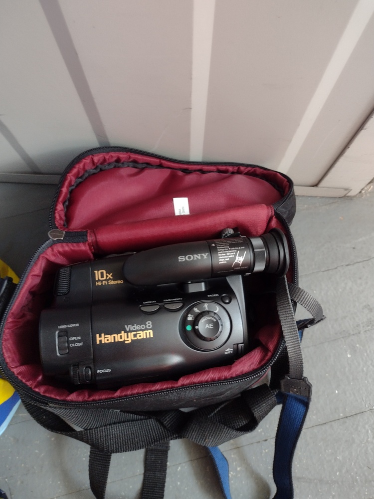 Kennards Self Storage Homebush Abandoned Storage Unit Auctions auction IB-4267