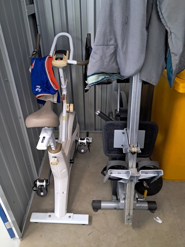 Storage King Granville Bid on Storage Unit auction IB-2575