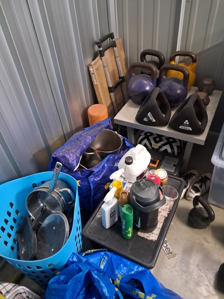 Storage King Granville Bid on Self Storage Unit auction IB-2575