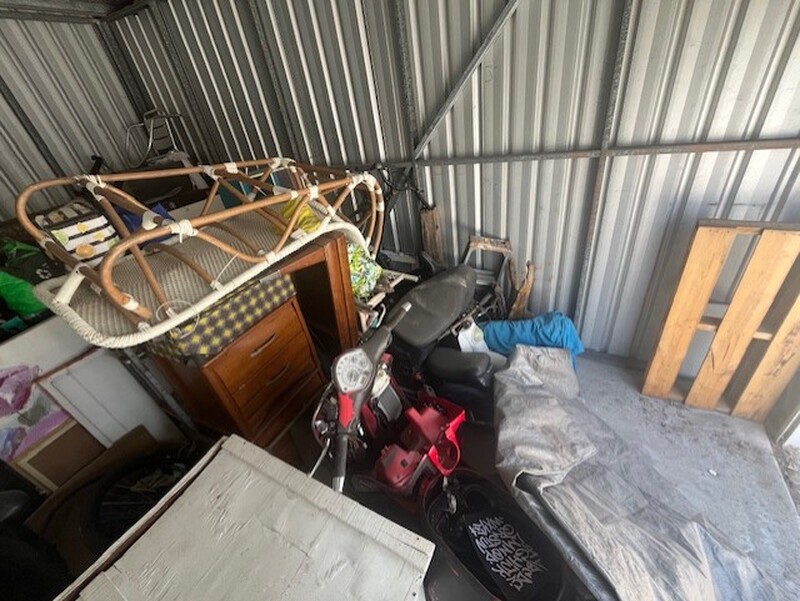 Burleigh Mini Stores & Removals Storage auction IB-4286