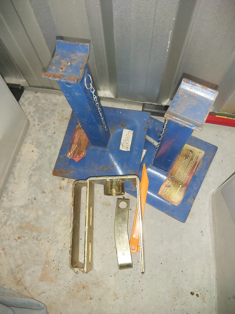 Rent a Space Oran Park Abandoned Storage garage Auctions auction IB-4229