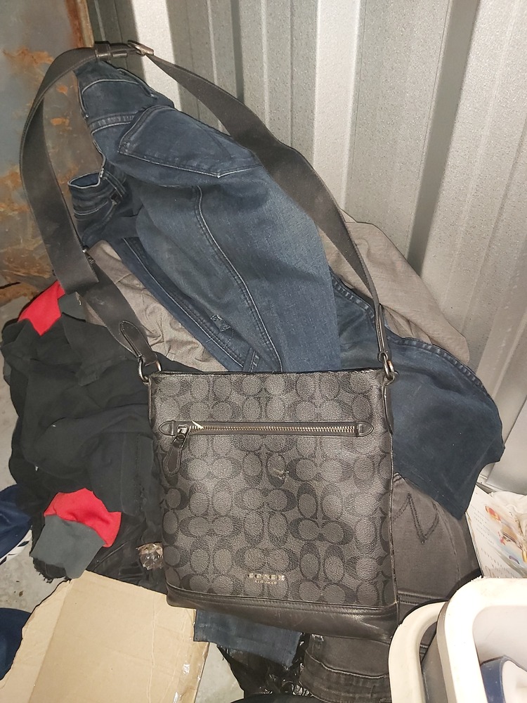 Rent a Space Oran Park Abandoned Storage shed Auctions auction IB-4229