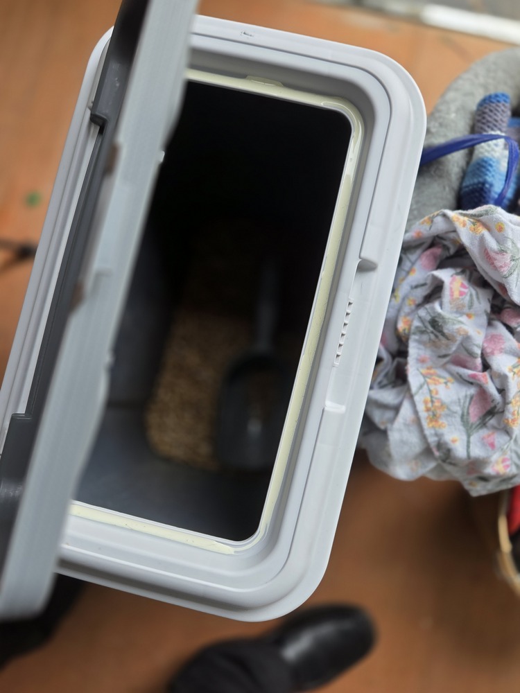 Rent a Space Padstow Abandoned Storage Auctions auction IB-5409