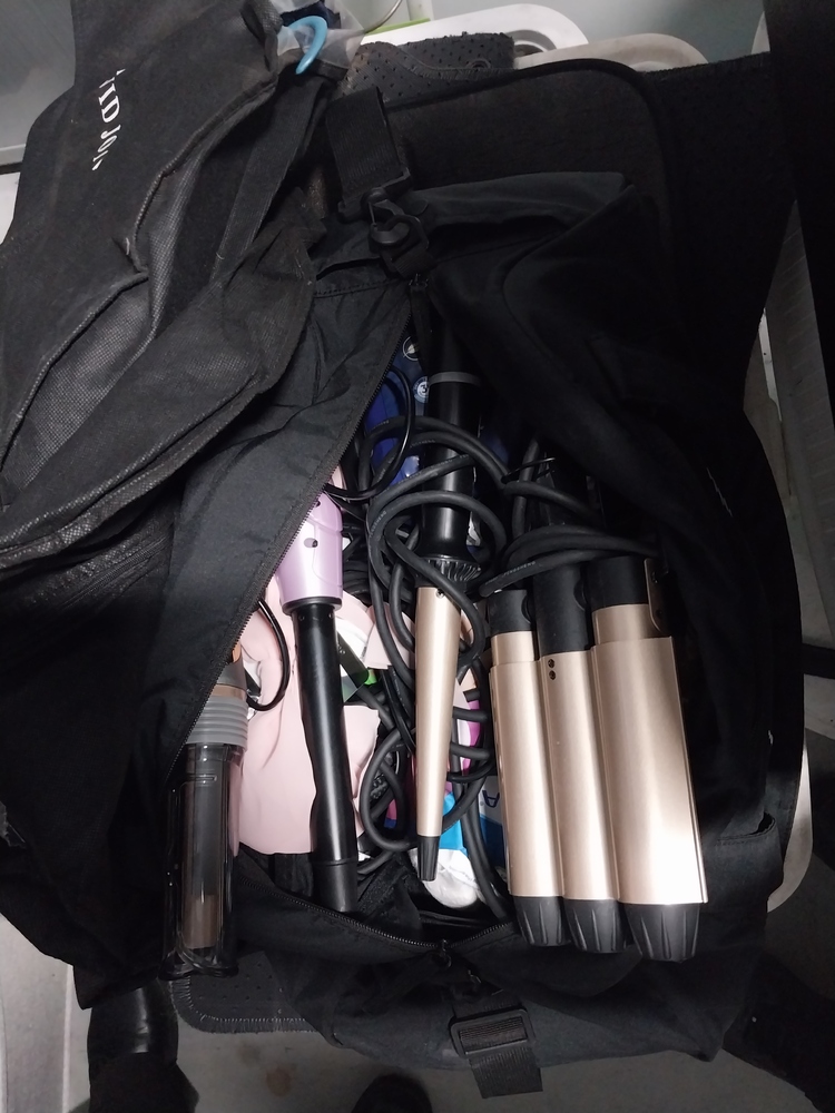 Storage King Coomera Abandoned Storage Unit Auctions auction IB-7507