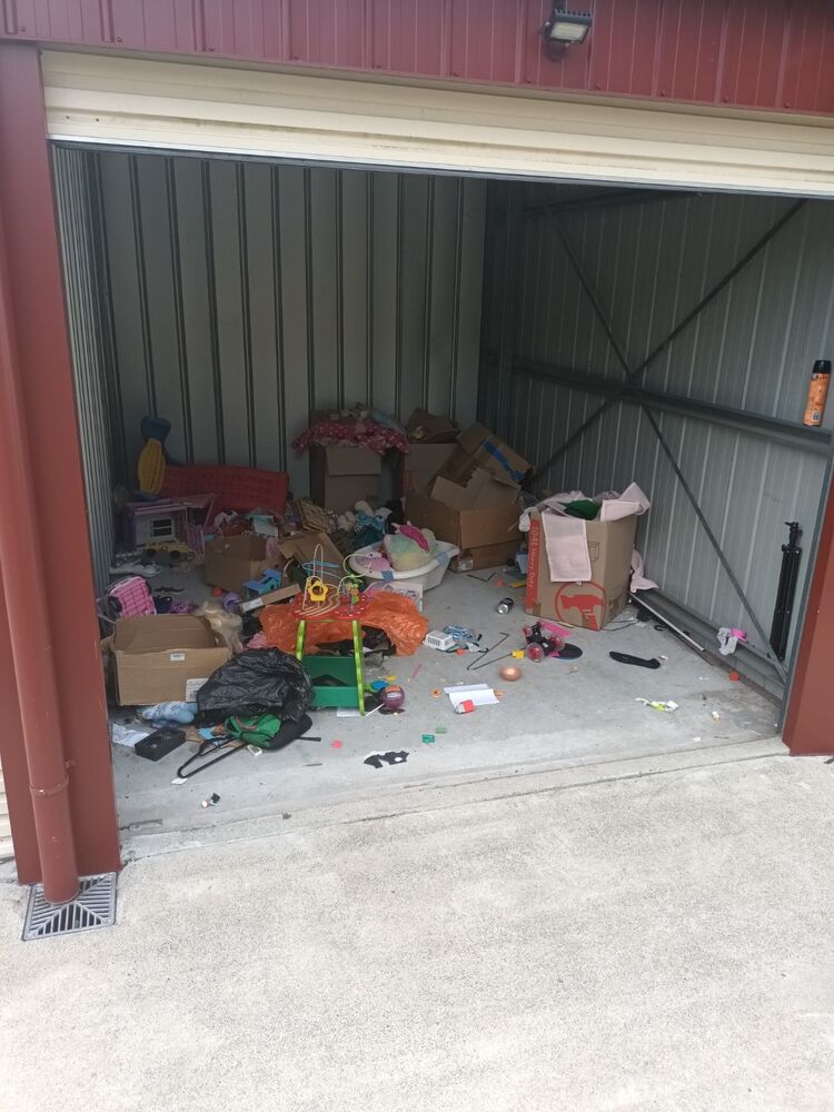 Storage King Crestmead Storage Unit auction IB-2056