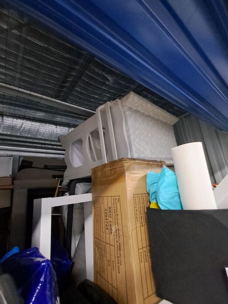 Storage King Yarrabilba Abandoned Storage Auctions auction IB-3425