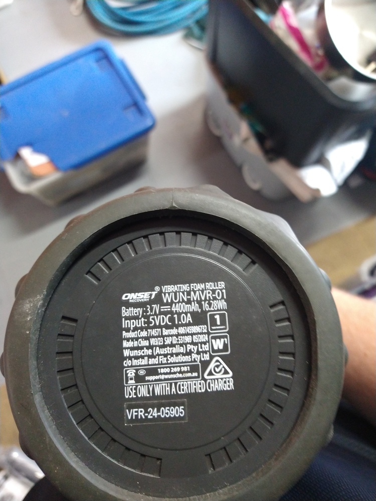 Kennards Self Storage Baringa Abandoned Storage garage Auctions auction IB-7823