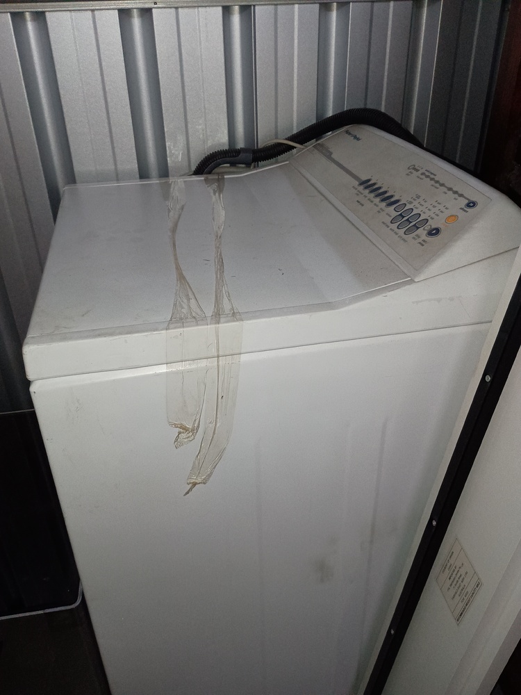 Kennards Self Storage Hoxton Park Abandoned Storage centre Auctions auction IB-9348