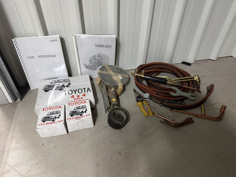 Island Secure Storage Abandoned Storage Unit Auctions auction IB-3378