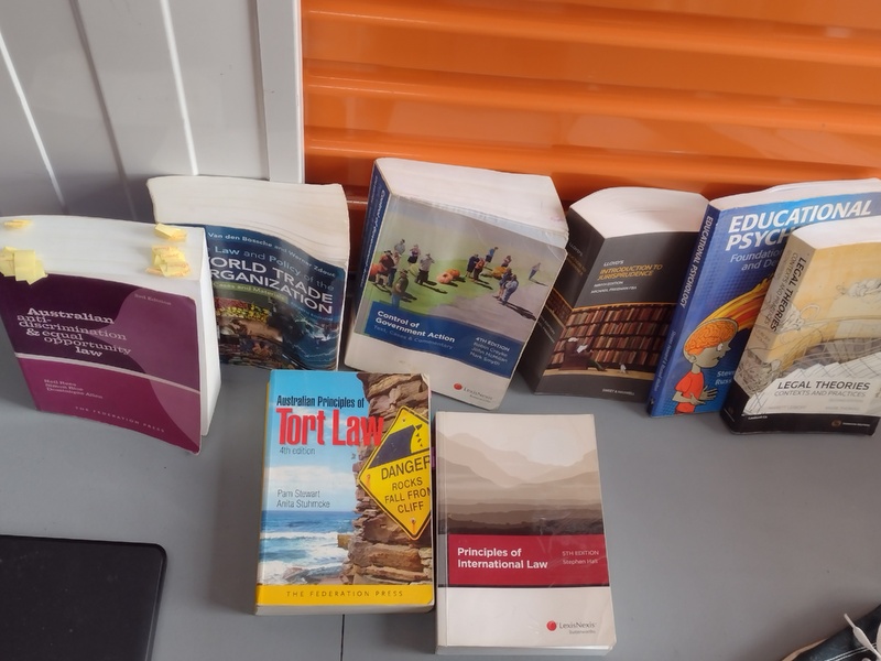 Kennards Self Storage Wollongong Bid on Storage auction IB-3464