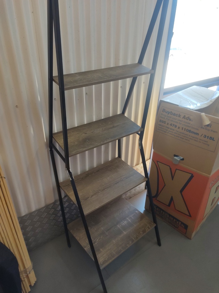 Kennards Self Storage Penrith Abandoned Storage Auctions auction IB-4747