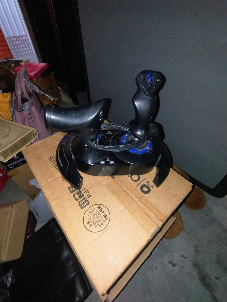 Kennards Self Storage Coorparoo Abandoned Storage shed Auctions auction IB-9592