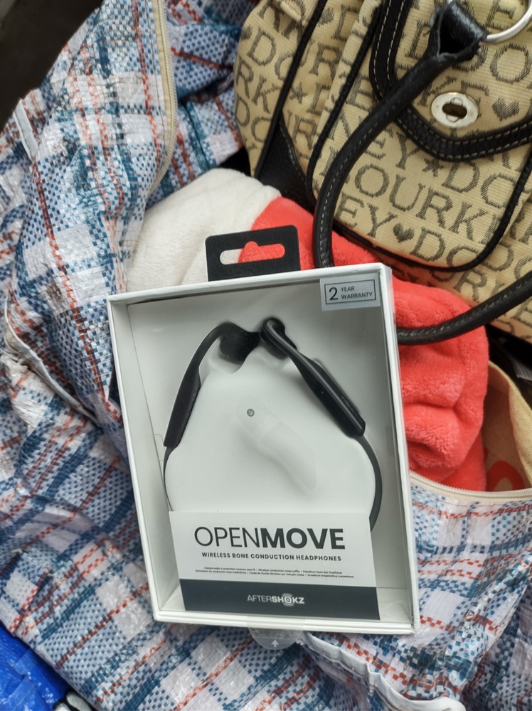 Kennards Self Storage Southport Abandoned Storage Auctions auction IB-6095