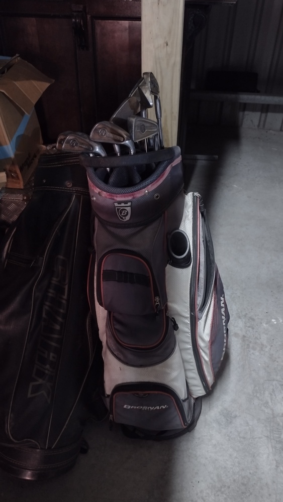 Kennards Self Storage Seaford Meadows Bid on Storage Unit auction IB-4243