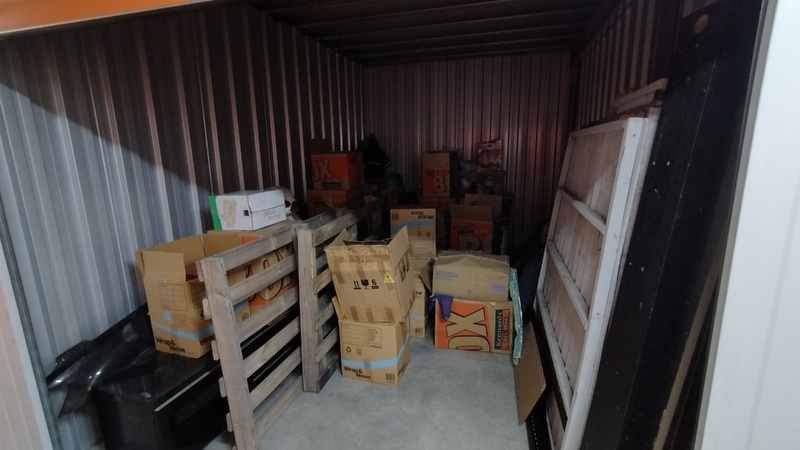 Kennards Self Storage Seaford Meadows Abandoned Storage garage Auctions auction IB-4243