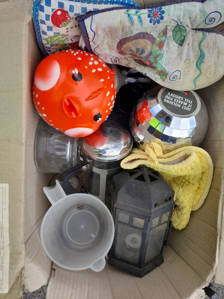 Storage King Maddington Abandoned Storage Auctions auction IB-1008