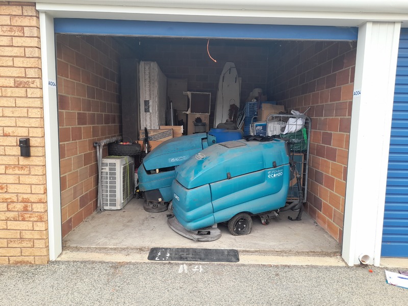 Storage King Maddington Abandoned Storage garage Auctions auction IB-1008