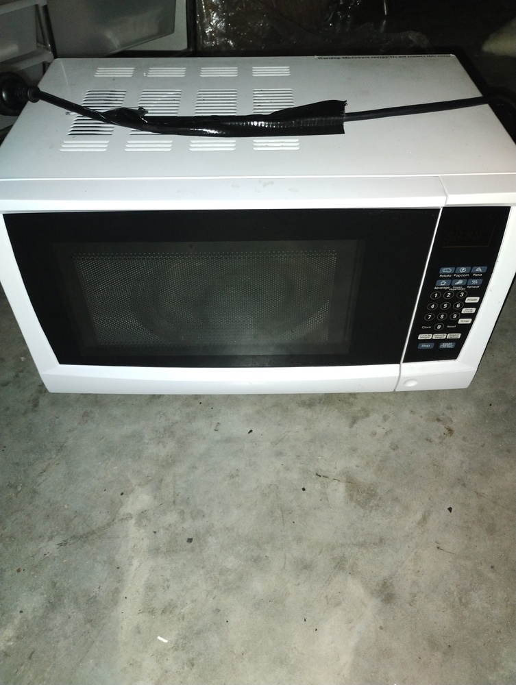 Kennards Self Storage Warrawong Bid on Storage Unit auction IB-8868