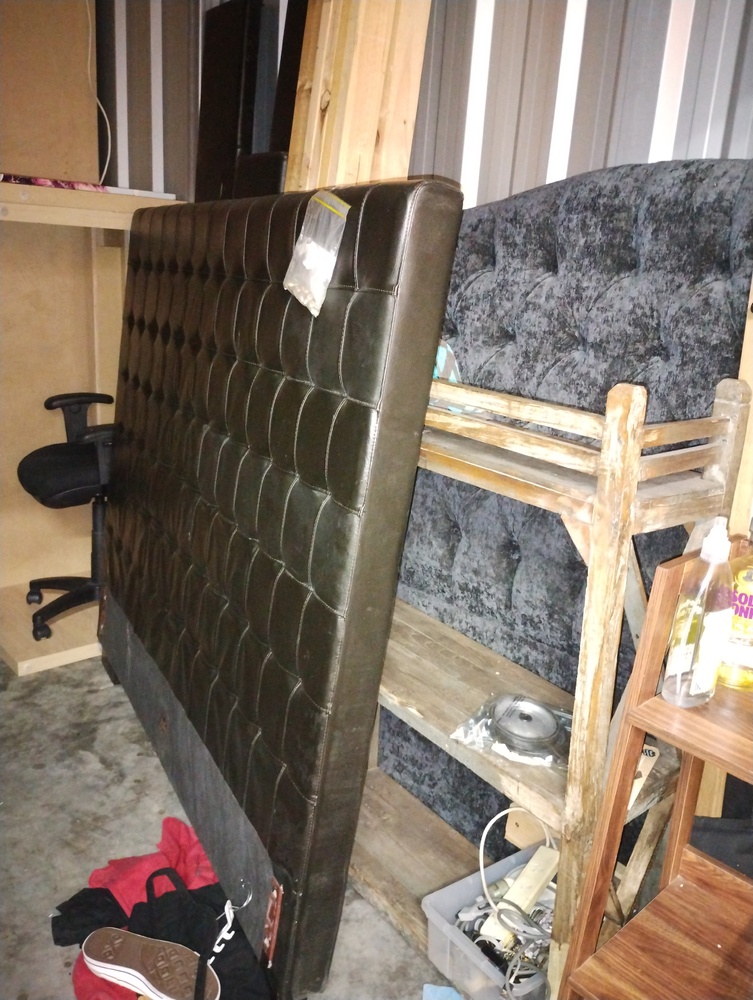 Kennards Self Storage Warrawong Abandoned Storage Auctions auction IB-8868