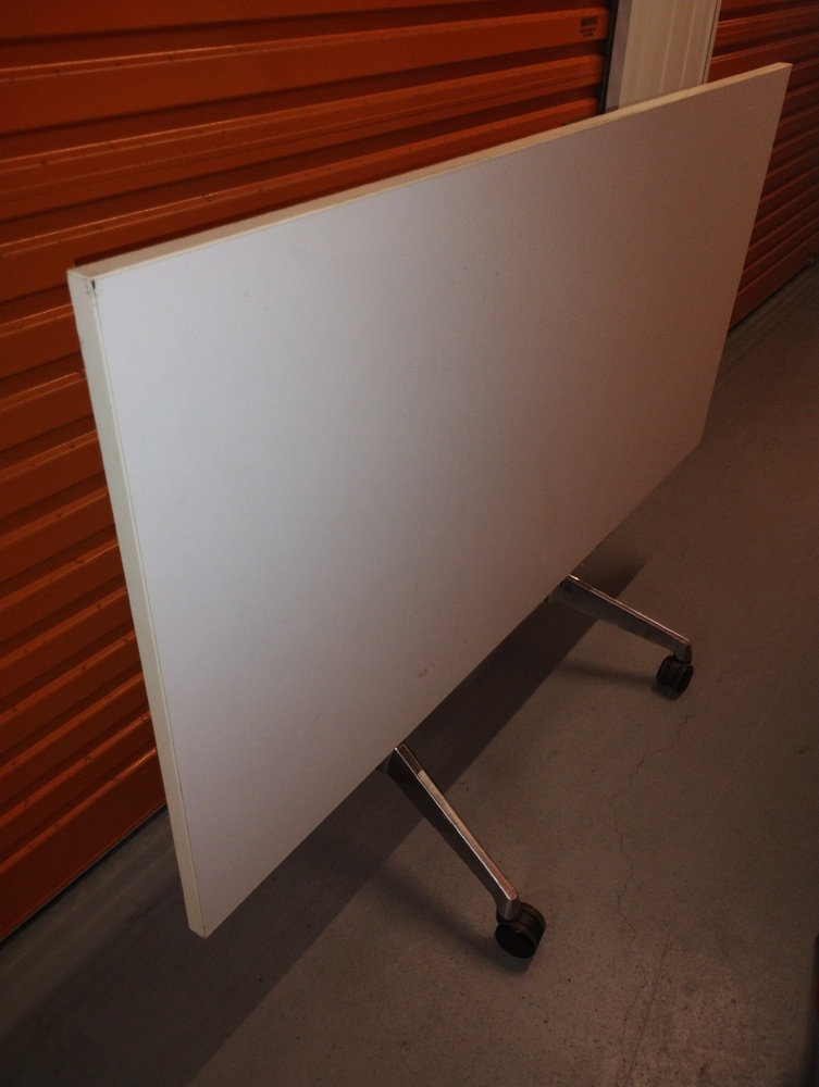 Kennards Self Storage Warrawong Abandoned Storage garage Auctions auction IB-8868