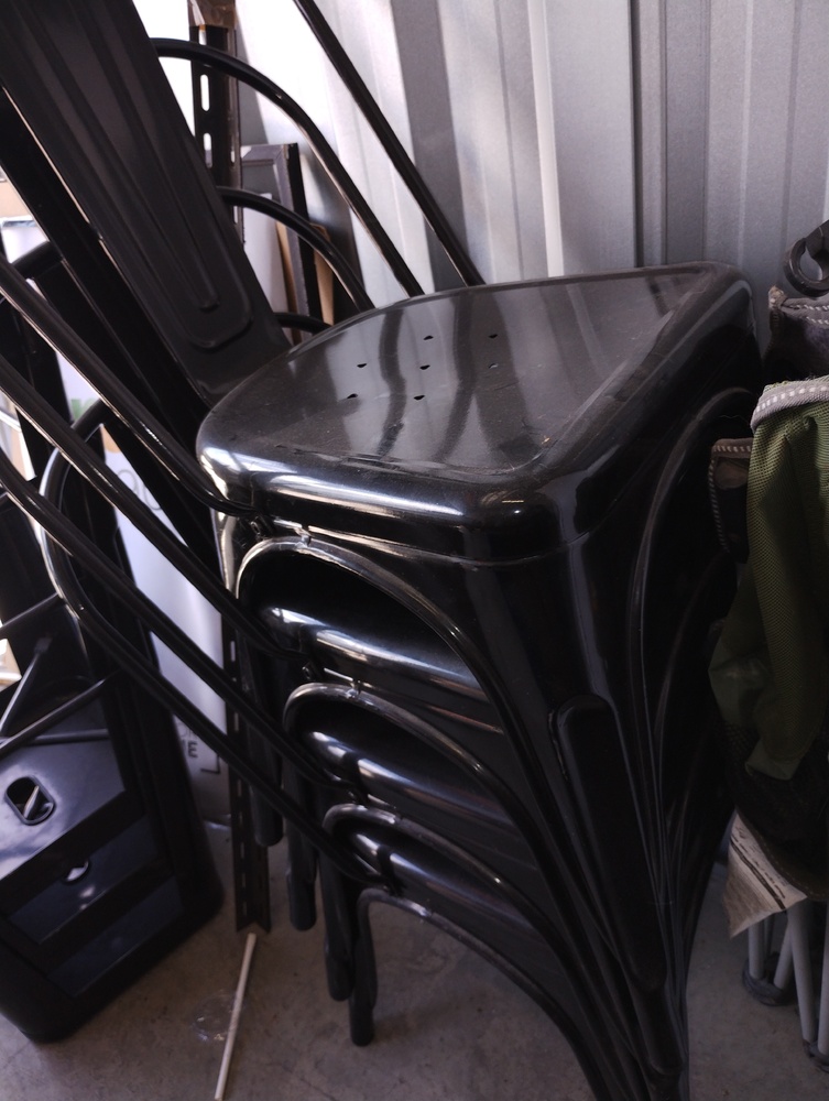 Kennards Self Storage Warrawong Abandoned Self Storage Auctions auction IB-8011