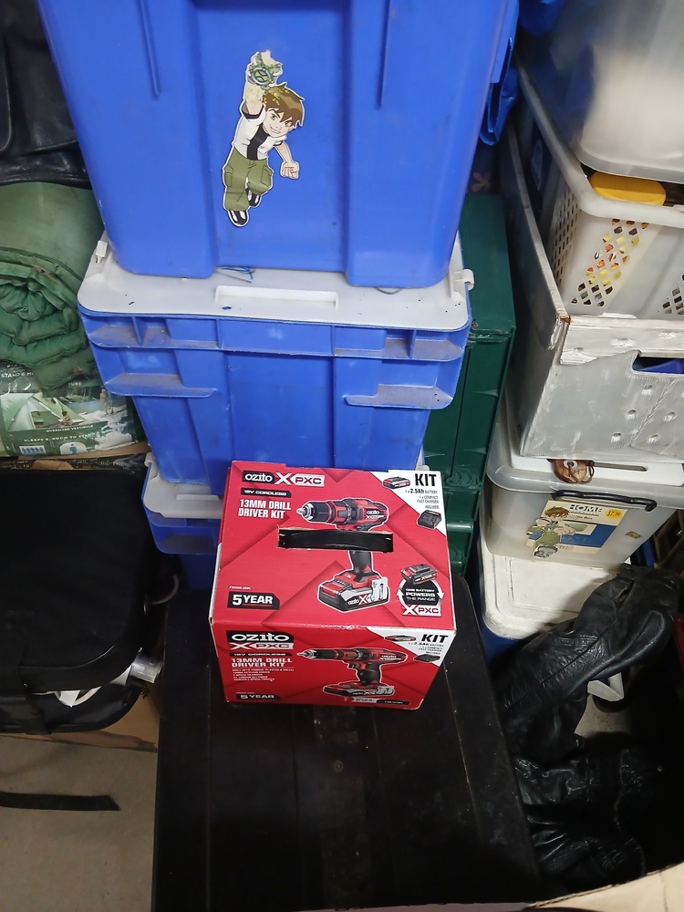 StorHub North Lakes Bid on Self Storage Unit auction IB-6111