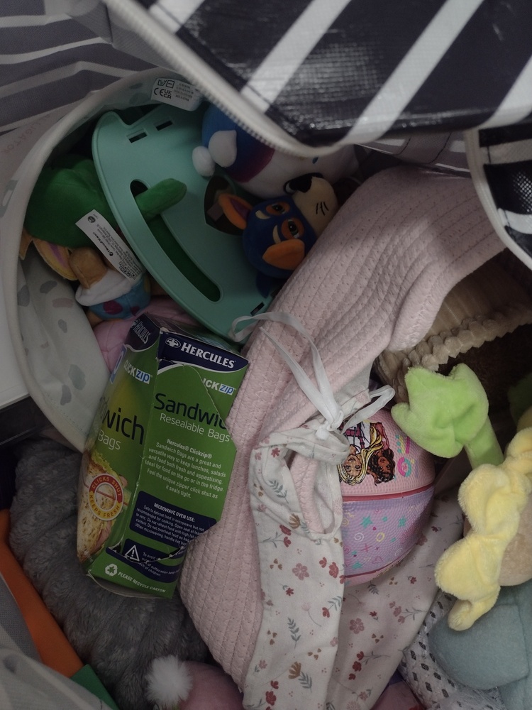 Kennards Self Storage Kingsgrove Abandoned Storage centre Auctions auction IB-1233