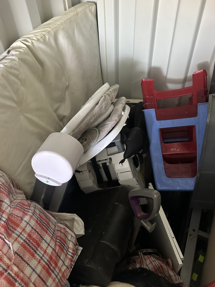 Locbox Self Storage Storage Facility Unit auction IB-6800