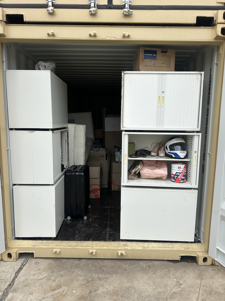 Locbox Self Storage Self Storage auction IB-6800