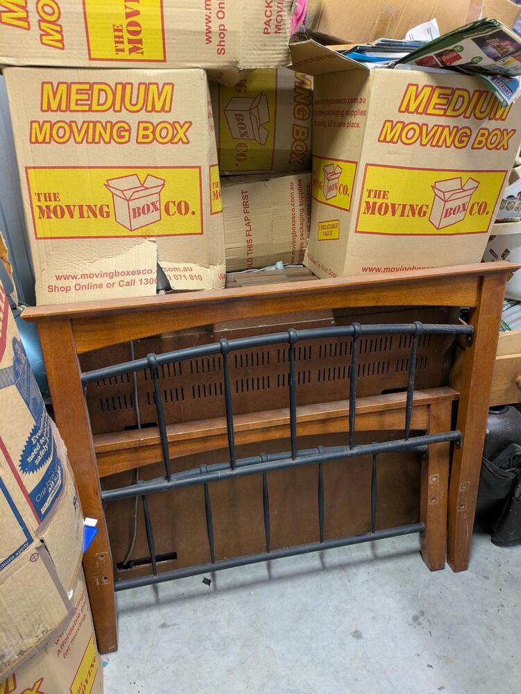 Storage King Brendale Abandoned Self Storage Auctions auction IB-8032