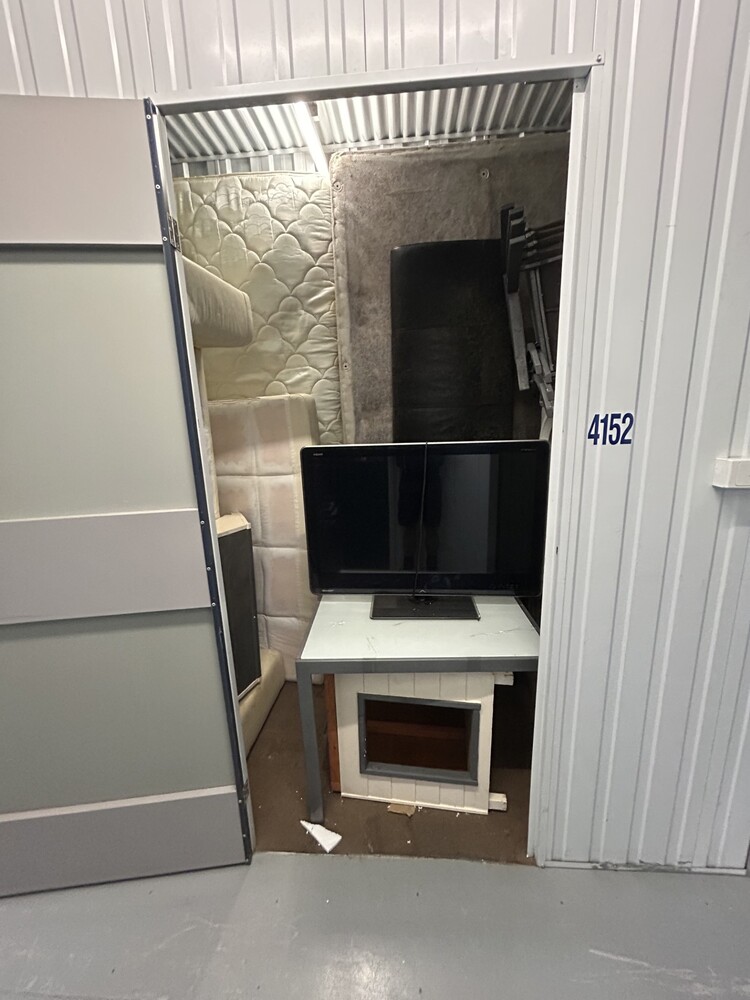 Storage King Bulimba Storage auction IB-7215