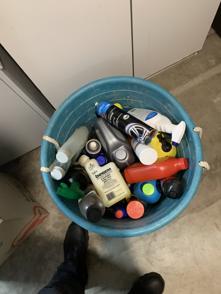 Storage King Penrith Abandoned Storage Unit Auctions auction IB-2301