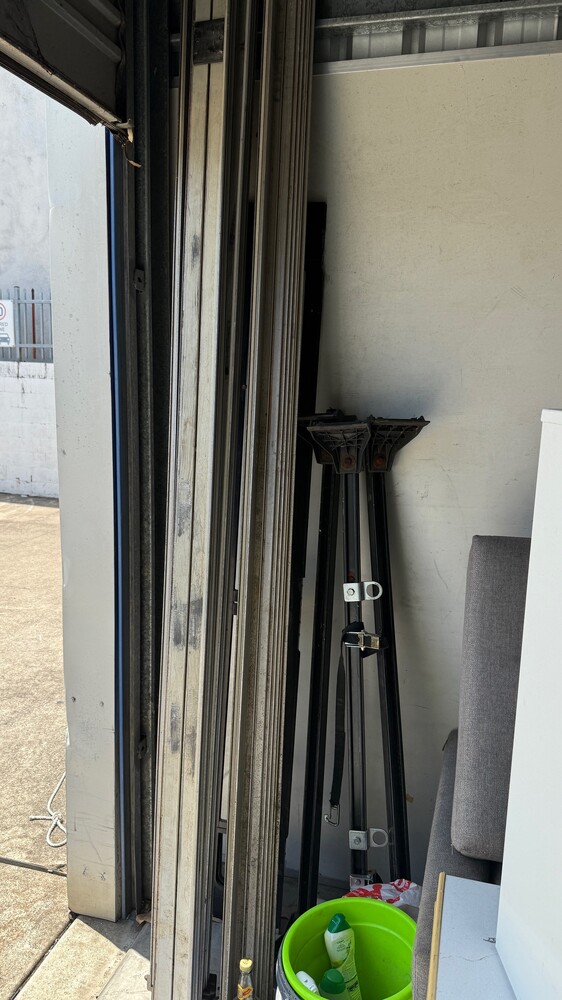 Storage King Greenacre Abandoned Storage shed Auctions auction IB-3711