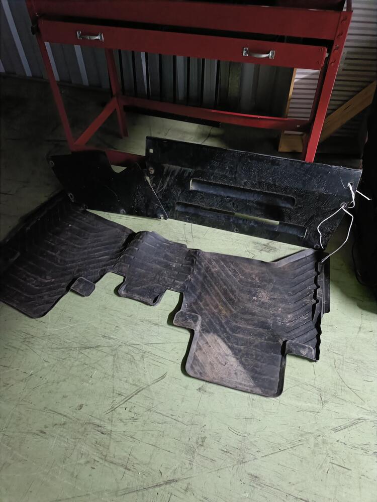 Storage King Lisarow Storage Facility Unit auction IB-3749