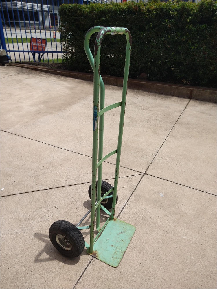 Kennards Self Storage Chullora Abandoned Storage shed Auctions auction IB-7585