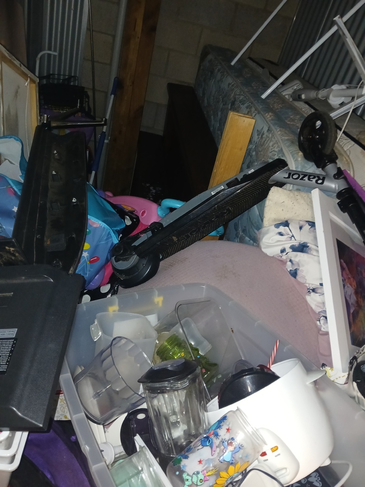 Guardian Self Storage Wilsonton Bid on Storage auction IB-3014