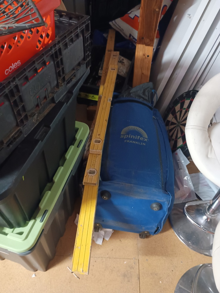 Kennards Self Storage Croydon Park Abandoned Storage garage Auctions auction IB-4127