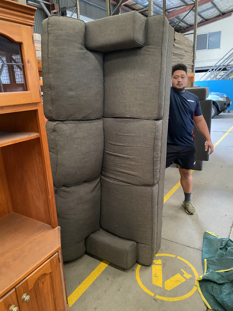 Brisk Transport Geebung Storage auction IB-9535