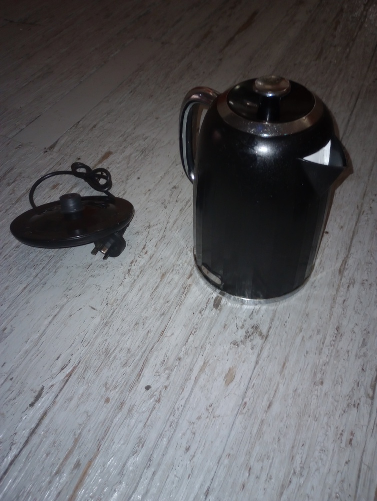 Kennards Self Storage Fortitude Valley Bid on Storage auction IB-8918