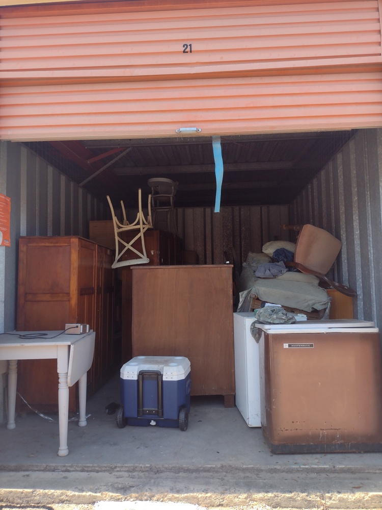 Kennards Self Storage Wentworthville Abandoned Storage garage Auctions auction IB-1756