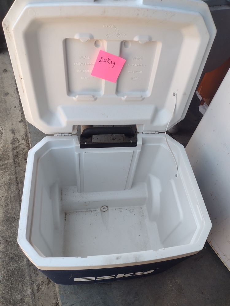 Kennards Self Storage Wentworthville Abandoned Storage shed Auctions auction IB-1756