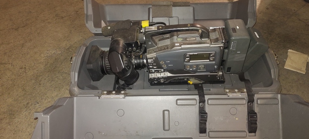 Kennards Self Storage Southport Abandoned Storage centre Auctions auction IB-9065