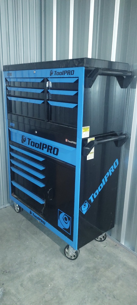 Kennards Self Storage Southport Abandoned Self Storage Auctions auction IB-9065