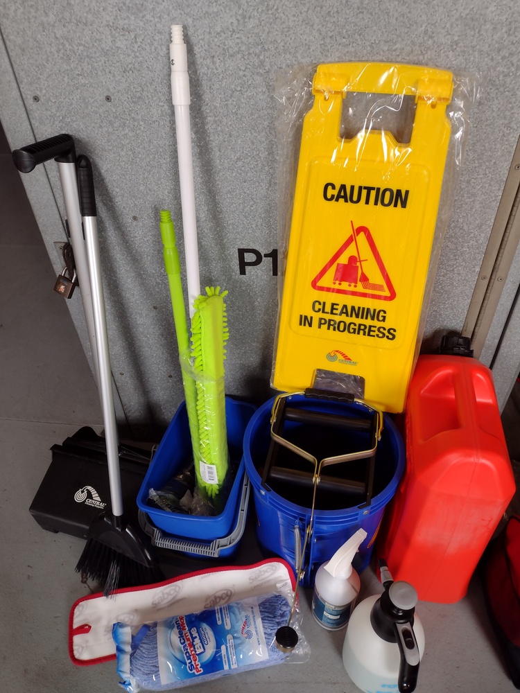 Kennards Self Storage Guildford Storage auction IB-3954