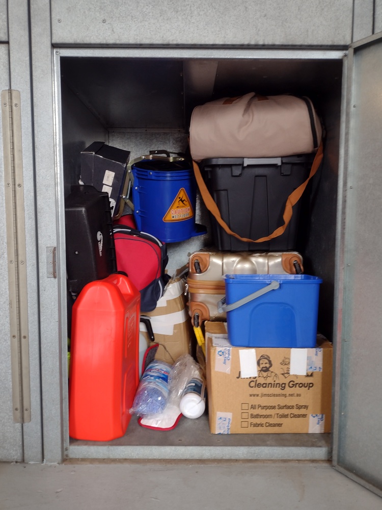 Kennards Self Storage Guildford Self Storage Facility Unit auction IB-3954