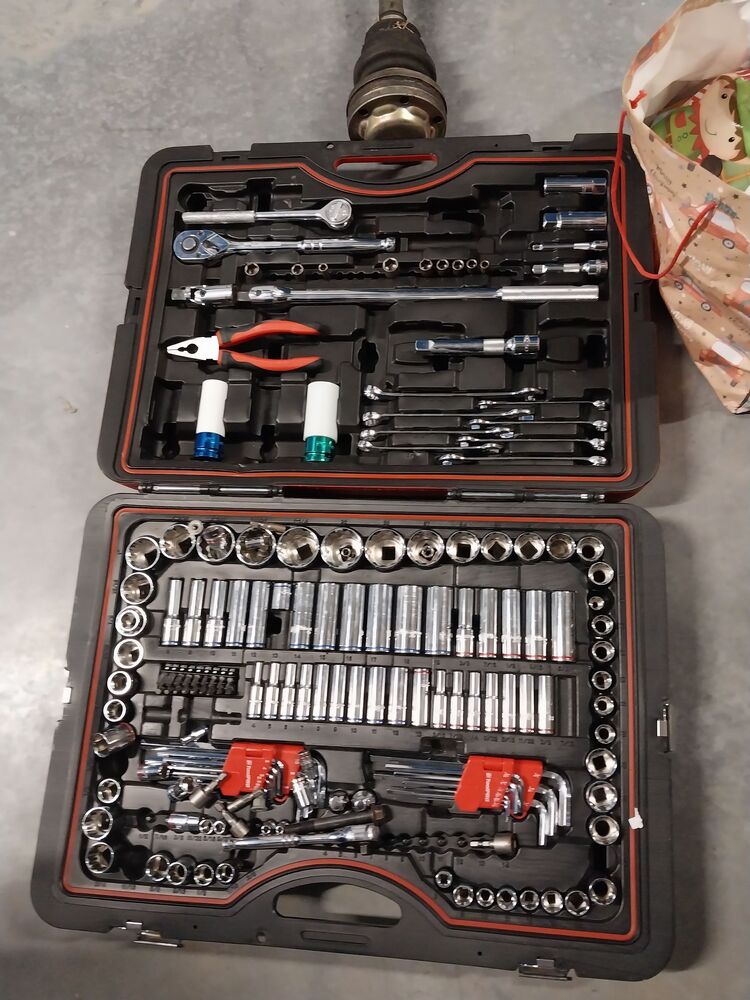 Storage King Gregory Hills Self Storage Auctions auction IB-6928