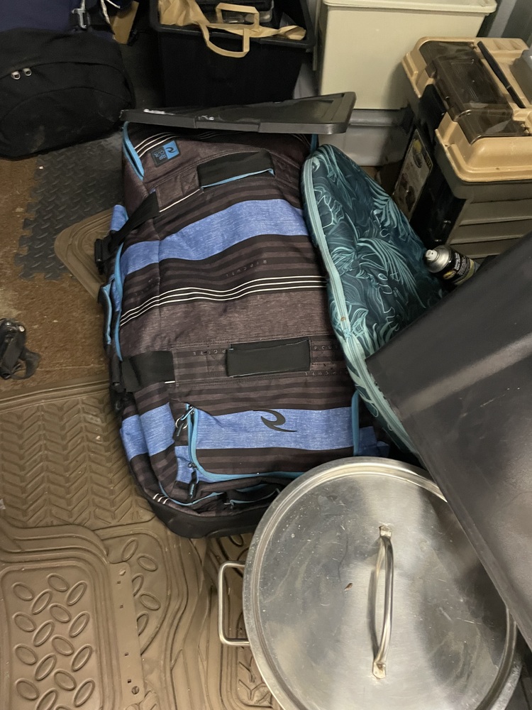 Storage Choice Gladstone Bid on Self Storage Unit auction IB-2057