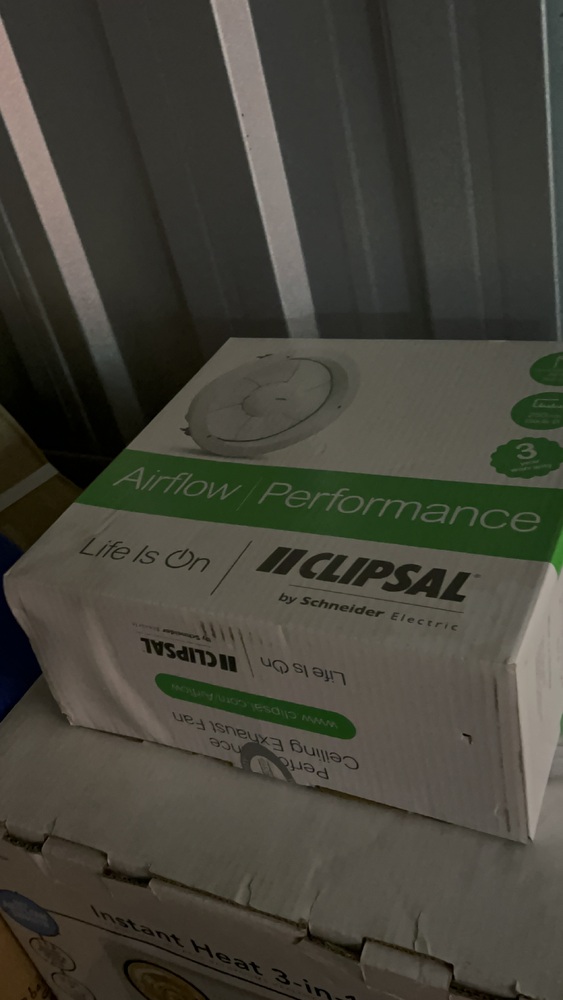 Wilson Storage Caroline Springs Storage Unit Auction auction IB-7085