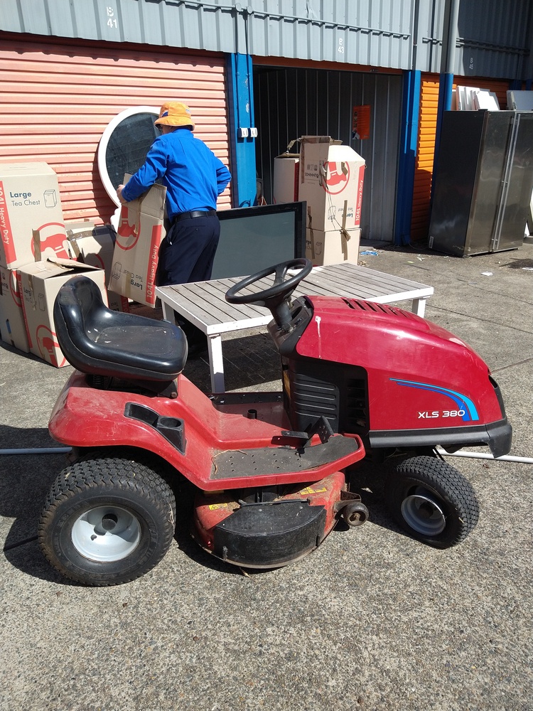 Kennards Self Storage Rydalmere Storage Unit Auction auction IB-5733
